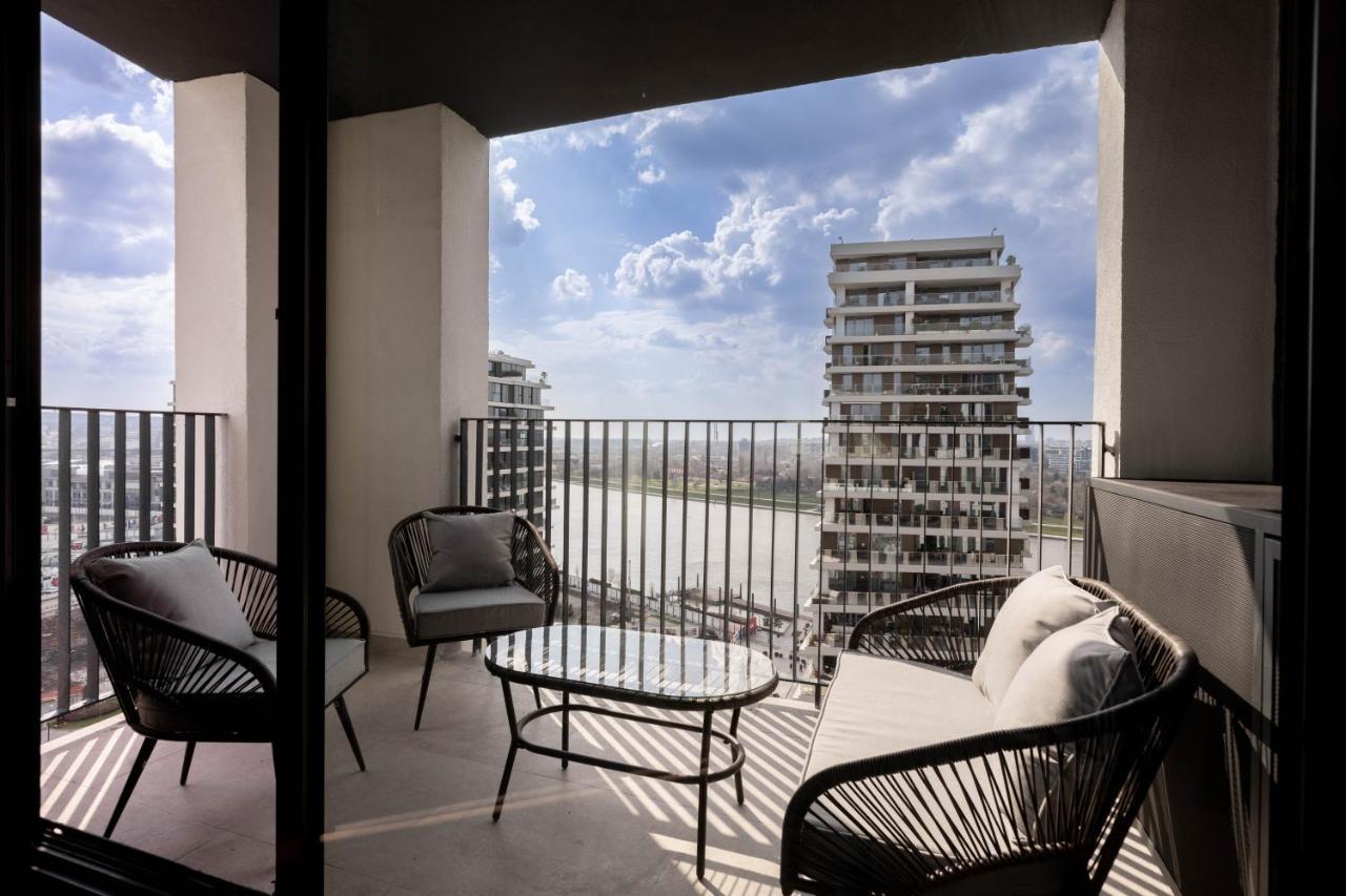 Apartment Huge 3 Bedroom With River View Belgrade