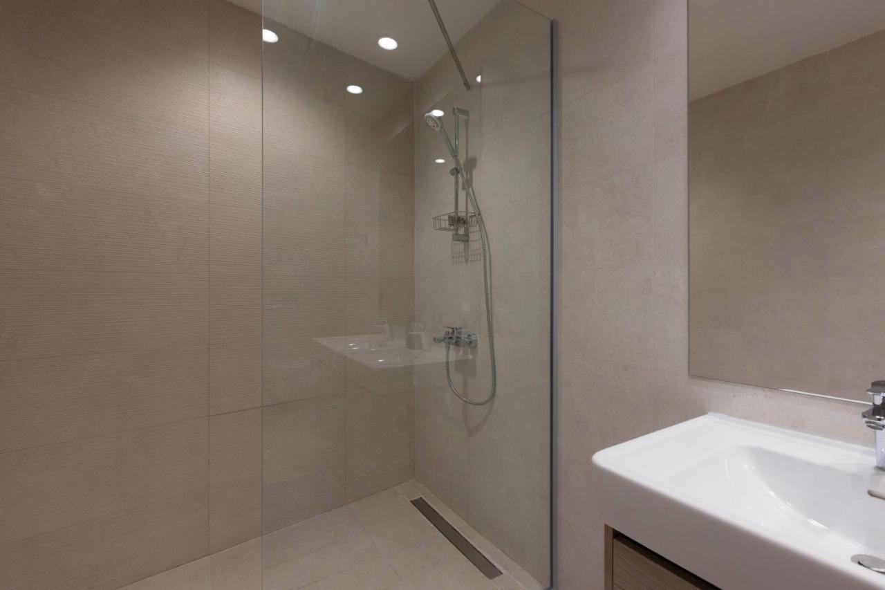 Huge 3 Bedroom With River View Apartment Belgrade